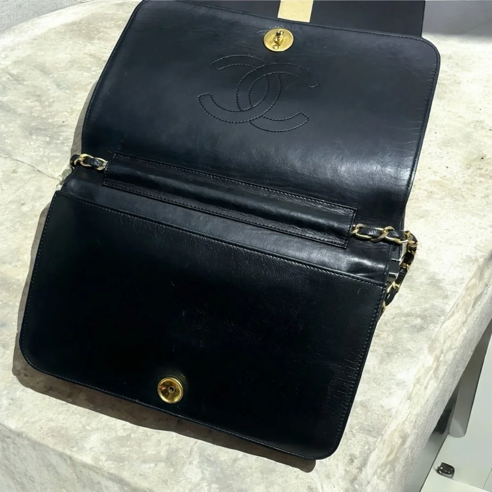 1989’ Vintage Black Lambskin Single Flap Shoulder Bag